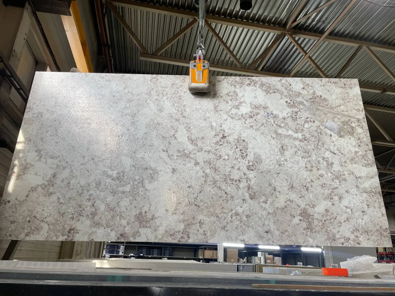 Млечный камень 3200мм*1600мм*12мм — интерьер 5